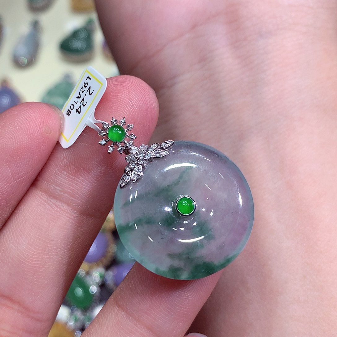 翡翠吊坠(不含链)18K金镶嵌