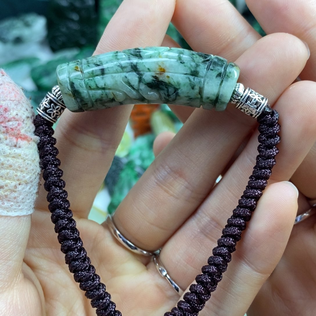 翡翠颈饰未镶嵌吊坠