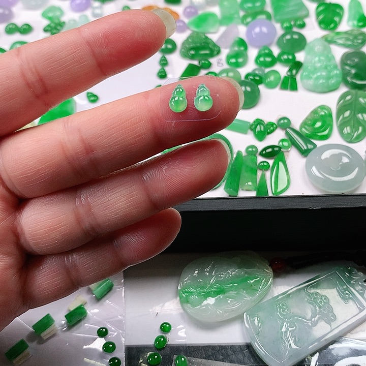 翡翠颈饰未镶嵌翡翠