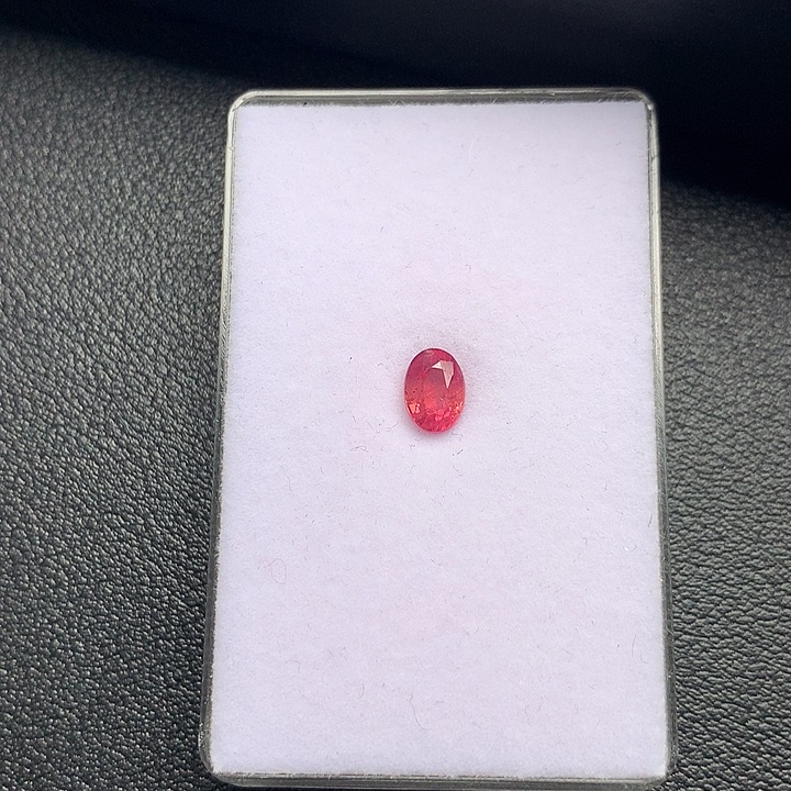 蓝宝石裸石未镶嵌