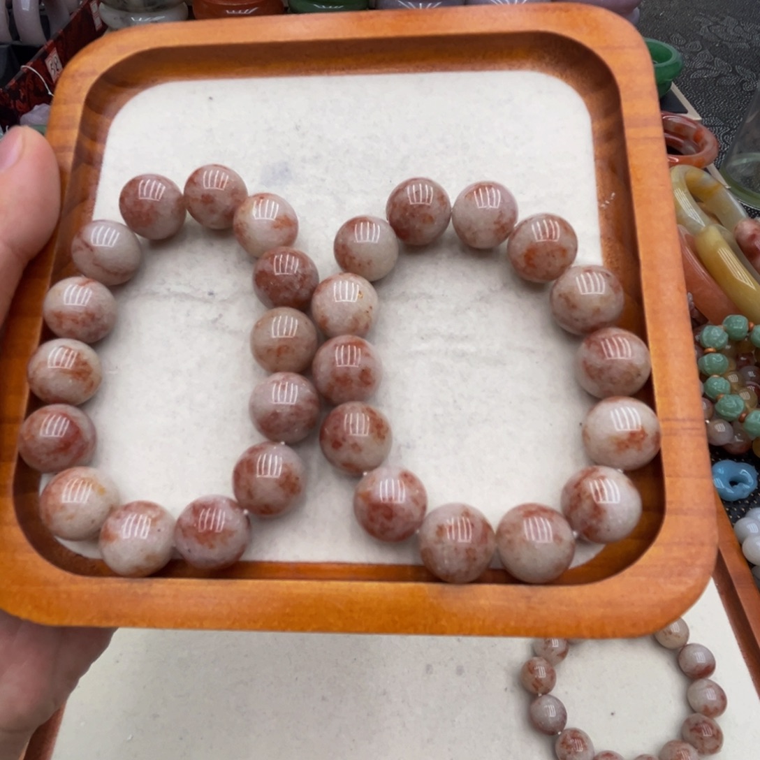 石英质玉未镶嵌圈口齐全