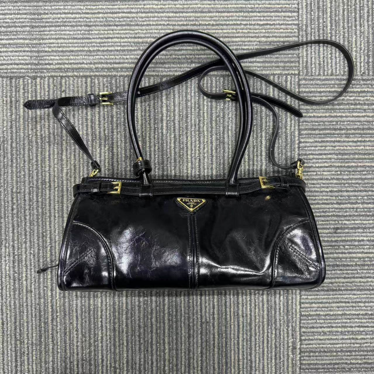 未使用 Prada/普拉达 全新PRADA普拉达金标油蜡手提