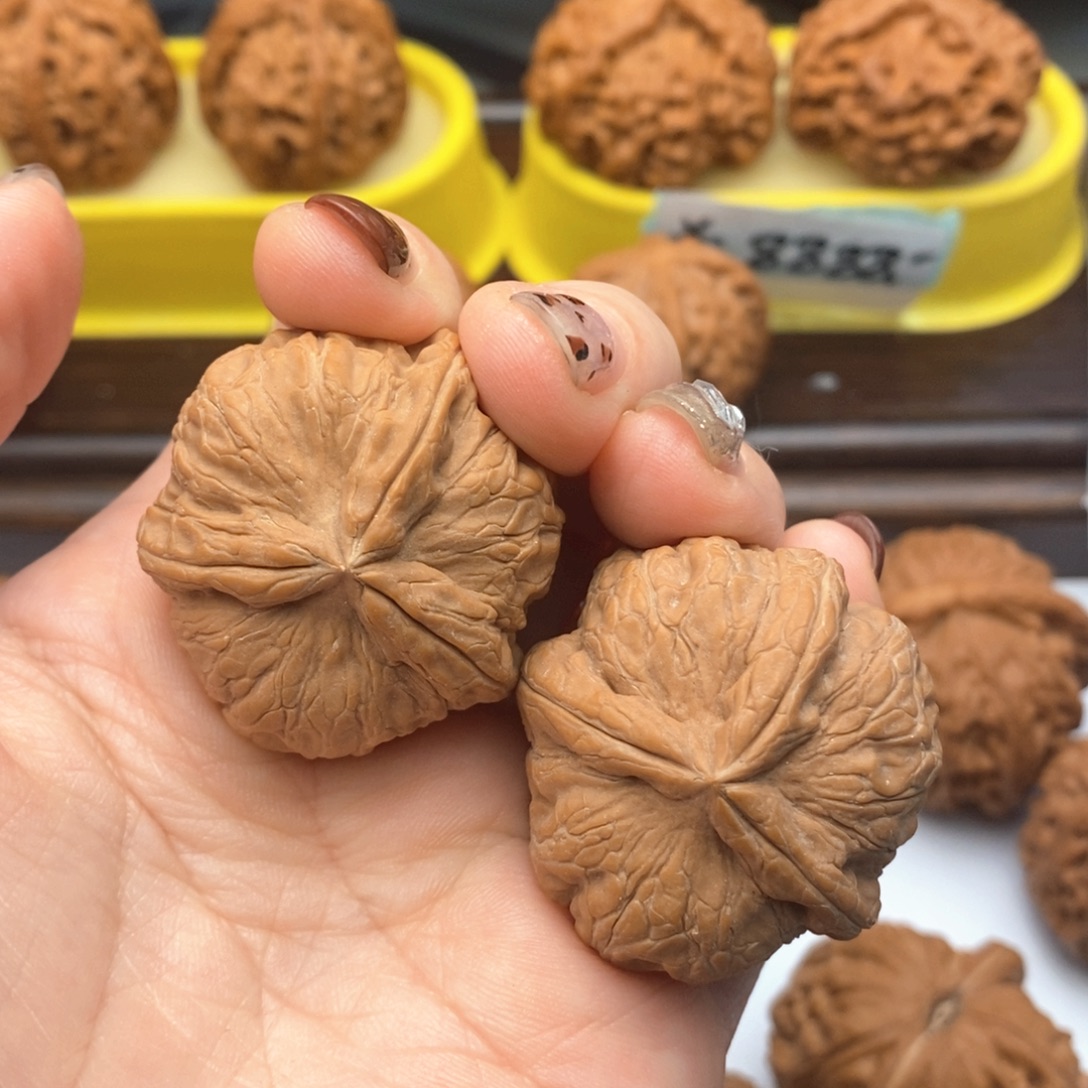 Y***.把件文玩核桃341号元宝三棱