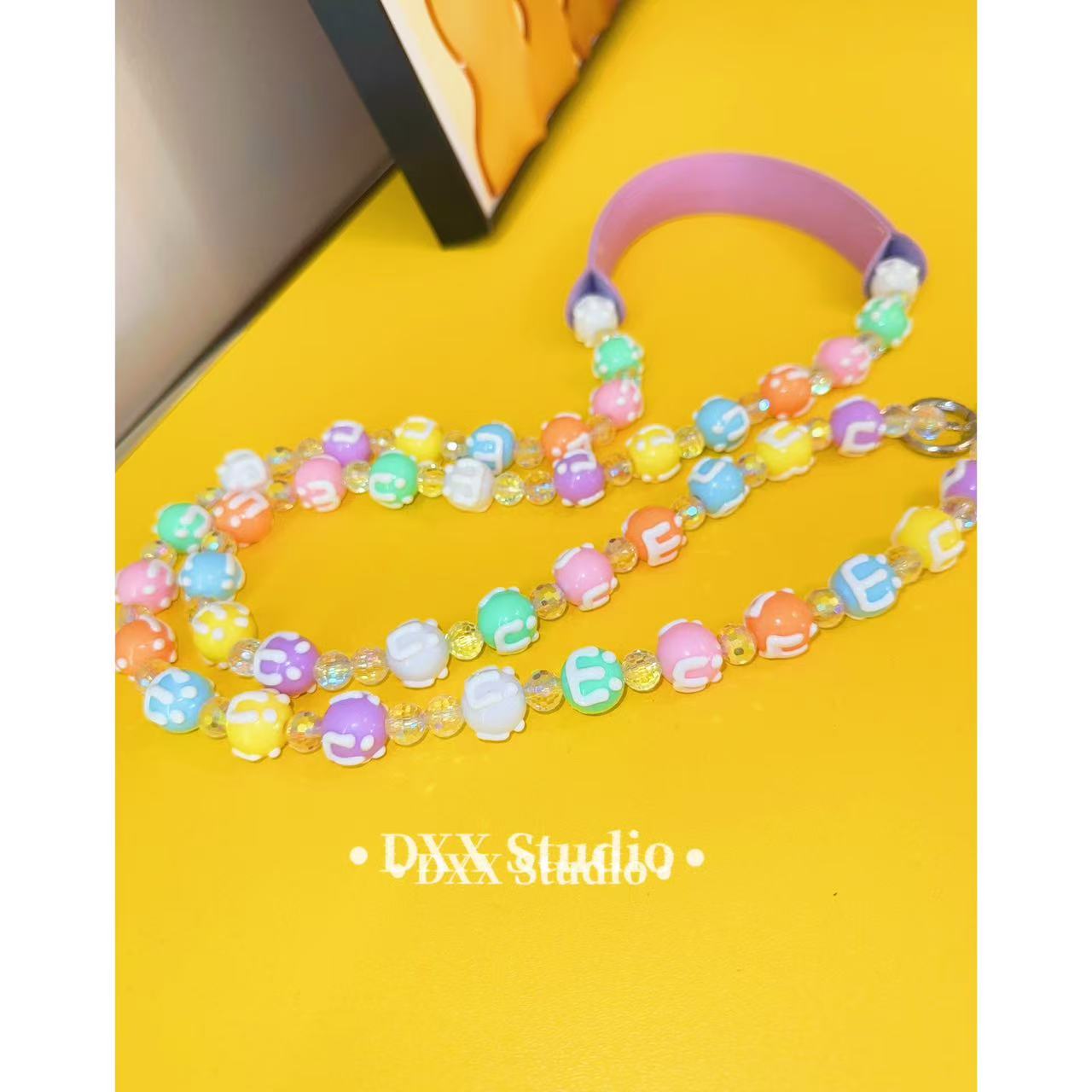 小众设计彩色斜跨手机链48000