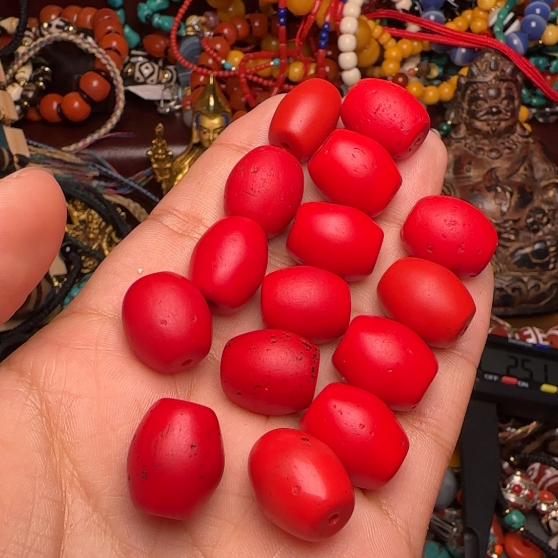 玻璃颈饰随机发 雪巴 东西如图