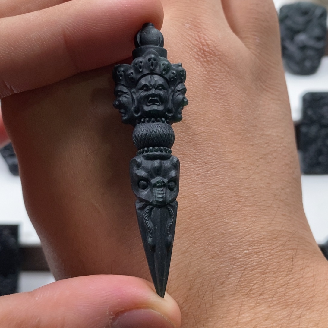 定制翡翠未镶嵌天然A货墨翠降魔杵