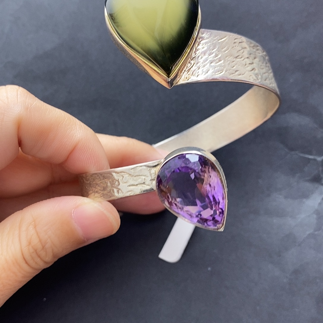 琥珀未镶嵌裸石手镯