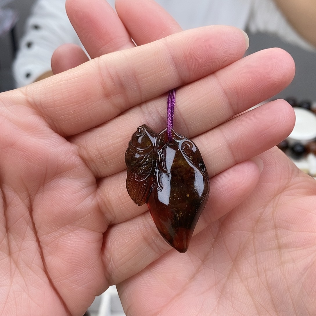 琥珀未镶嵌裸石琥珀