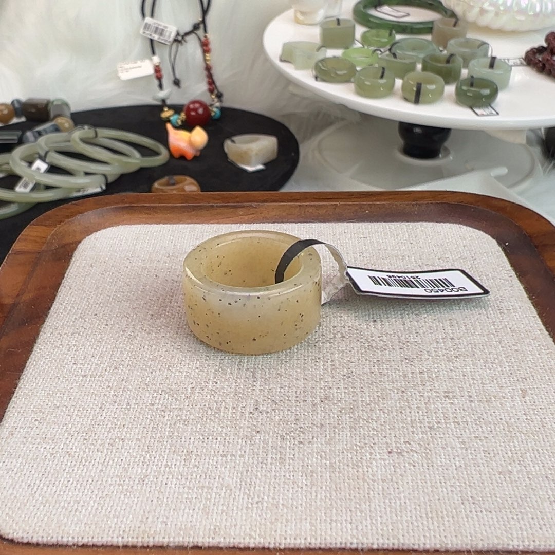 和田玉未镶嵌戒指w10黄底点墨圆切16.6不退换