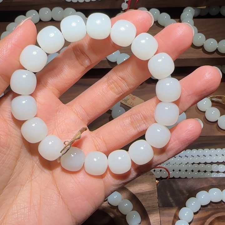 静***贤和田玉（糖玉）未镶嵌手链