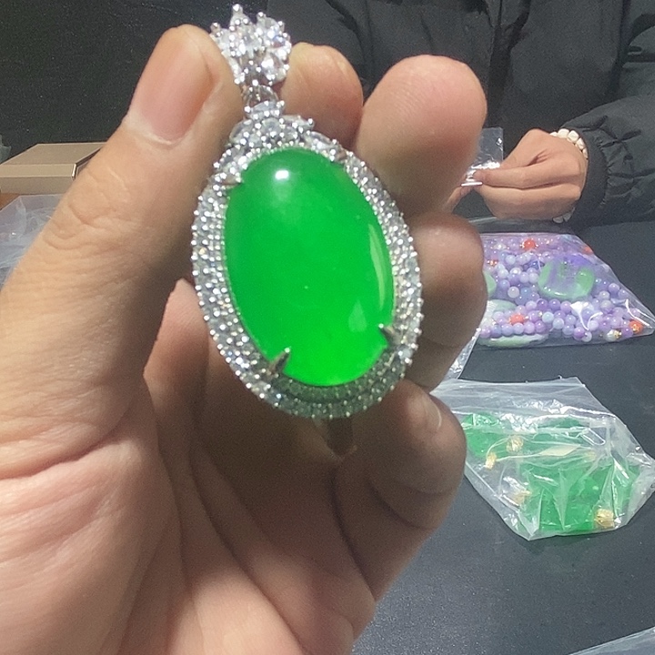 翡翠颈饰未镶嵌价格