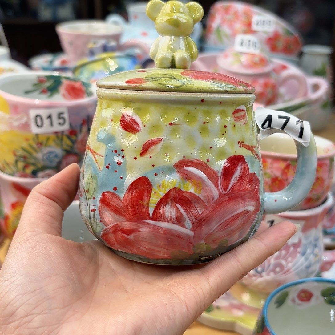 瓷片兔兔盖茨。兔兔