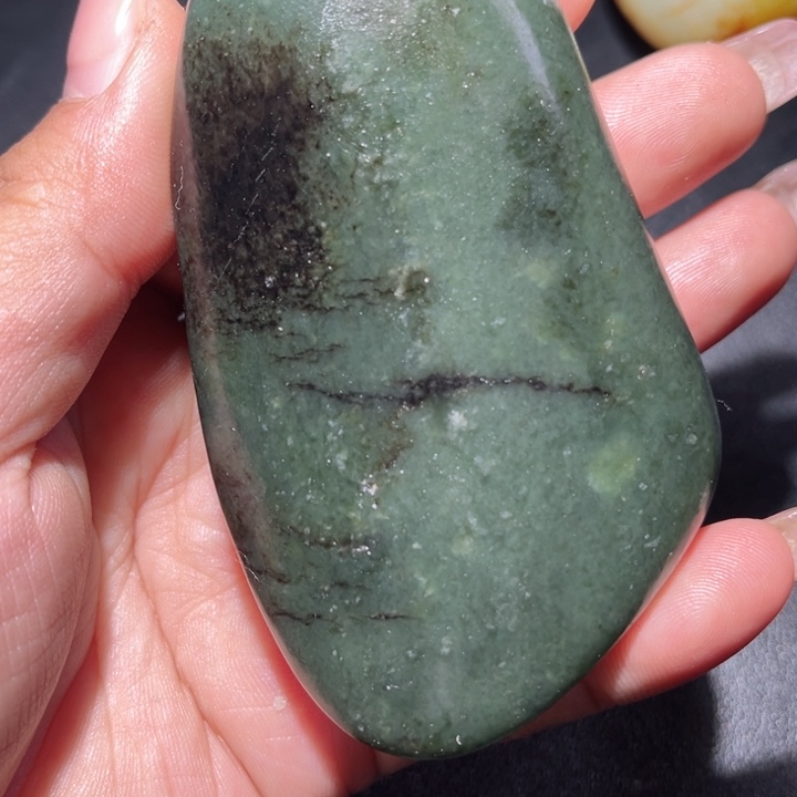 和田玉未镶嵌珠宝奇石