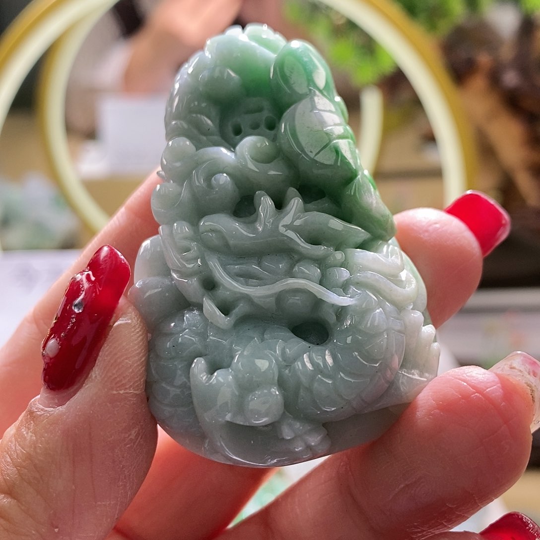 【闪购商品】翡翠颈饰未镶嵌龙牌