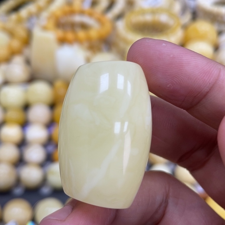 蜜蜡未镶嵌裸石23.4mm白花马蹄