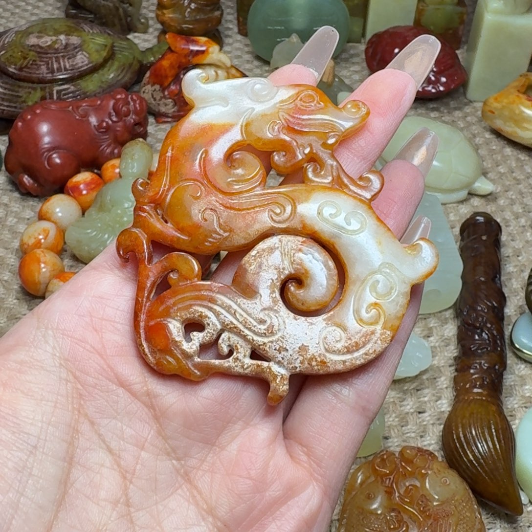 蛇纹石玉未镶嵌颈饰