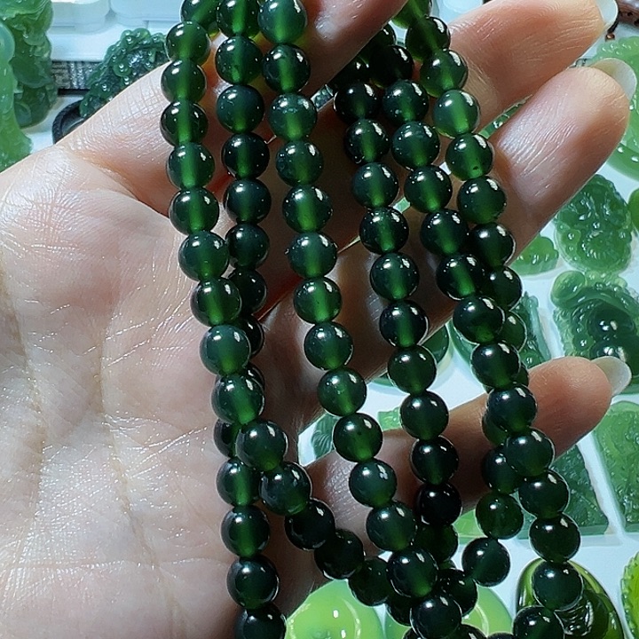 蛇纹石玉颈饰未镶嵌