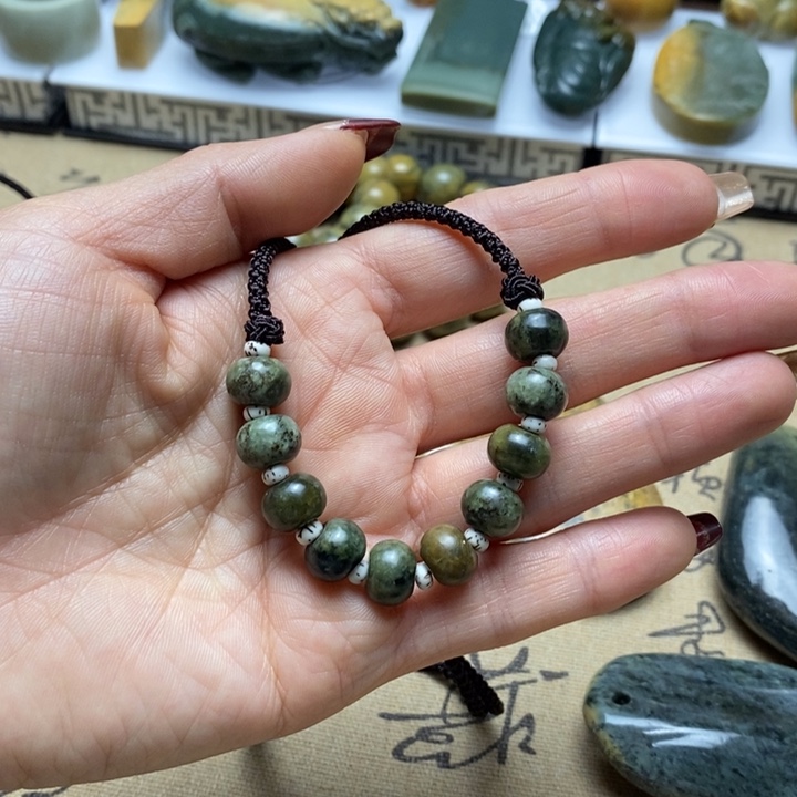 透闪石质玉手把未镶嵌