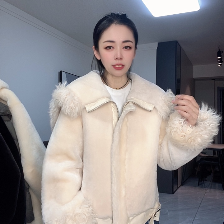 绵羊皮美丽奴皮毛一体配托卡M115，L125斤拍下备注尺码