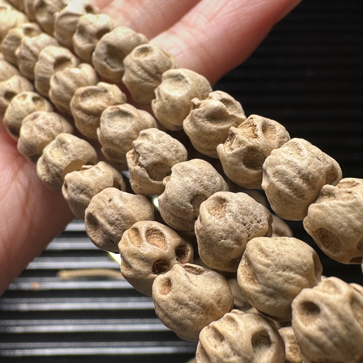 热振百香籽微切狂野深坑满棱红皮文玩108挂脖长串