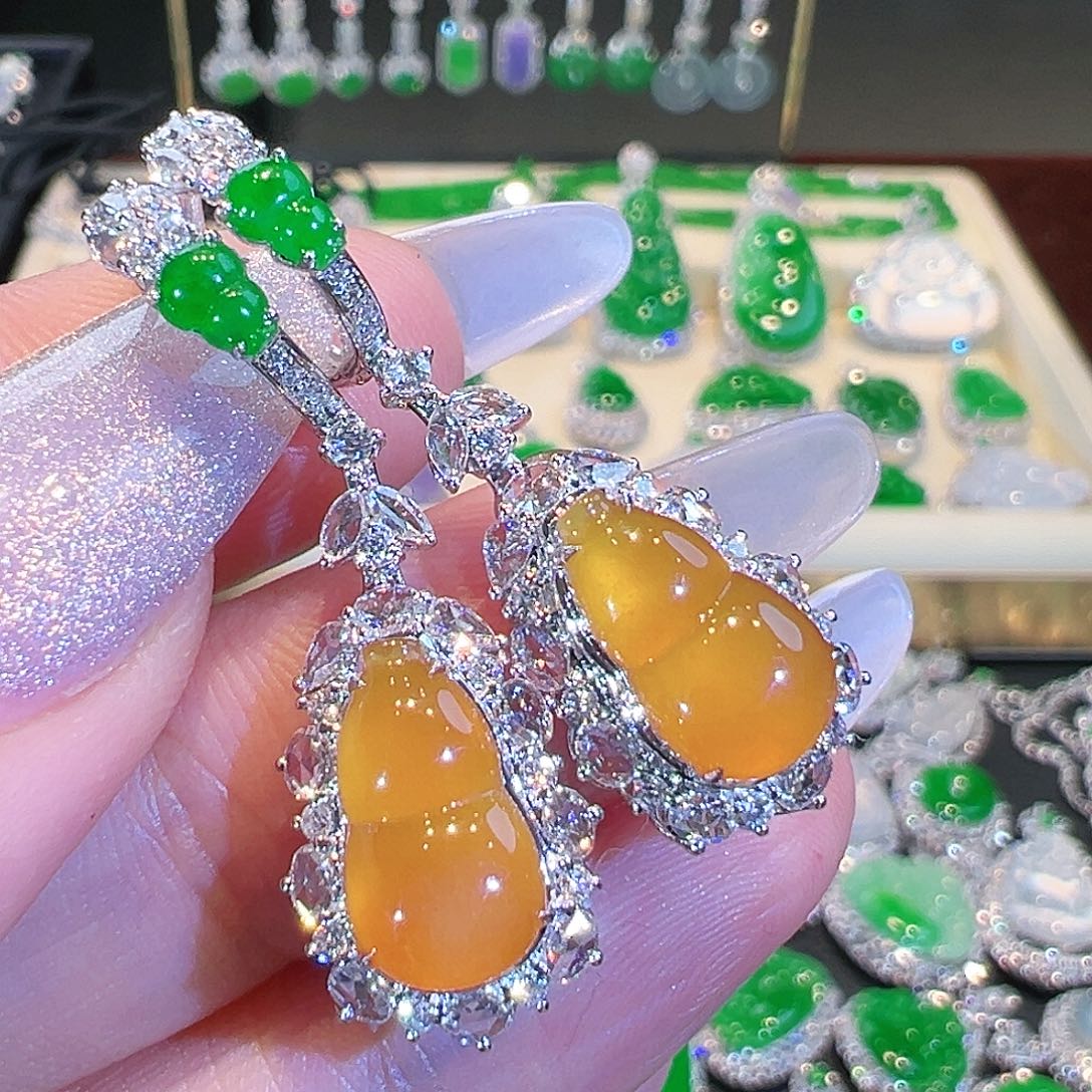 翡翠耳环18K金镶嵌翡翠