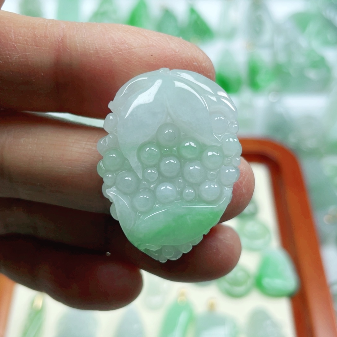 翡翠吊坠(不含链)未镶嵌