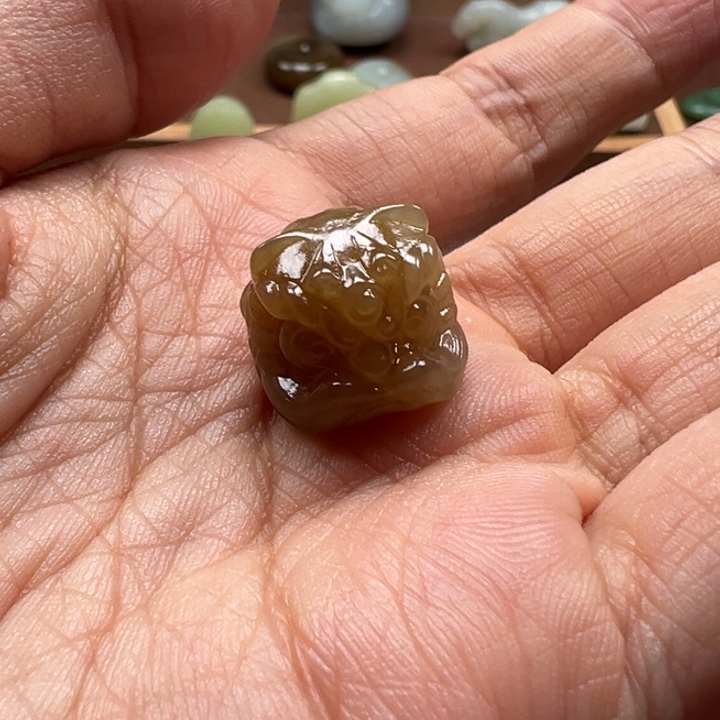 ****道和田玉未镶嵌颈饰且末挂件