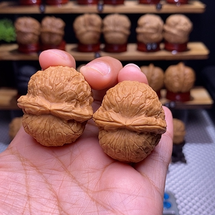 文玩核桃吊坠金龟子11