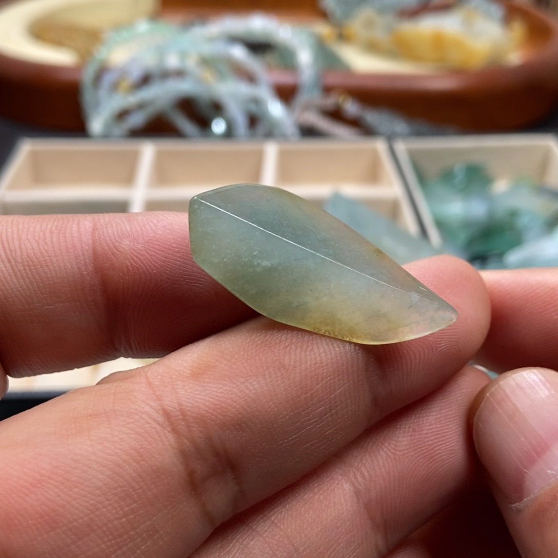 定制翡翠未镶嵌包工