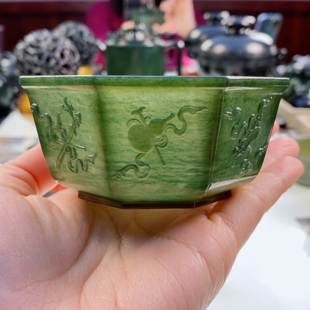 和田玉（青玉）摆件未镶嵌微瑕