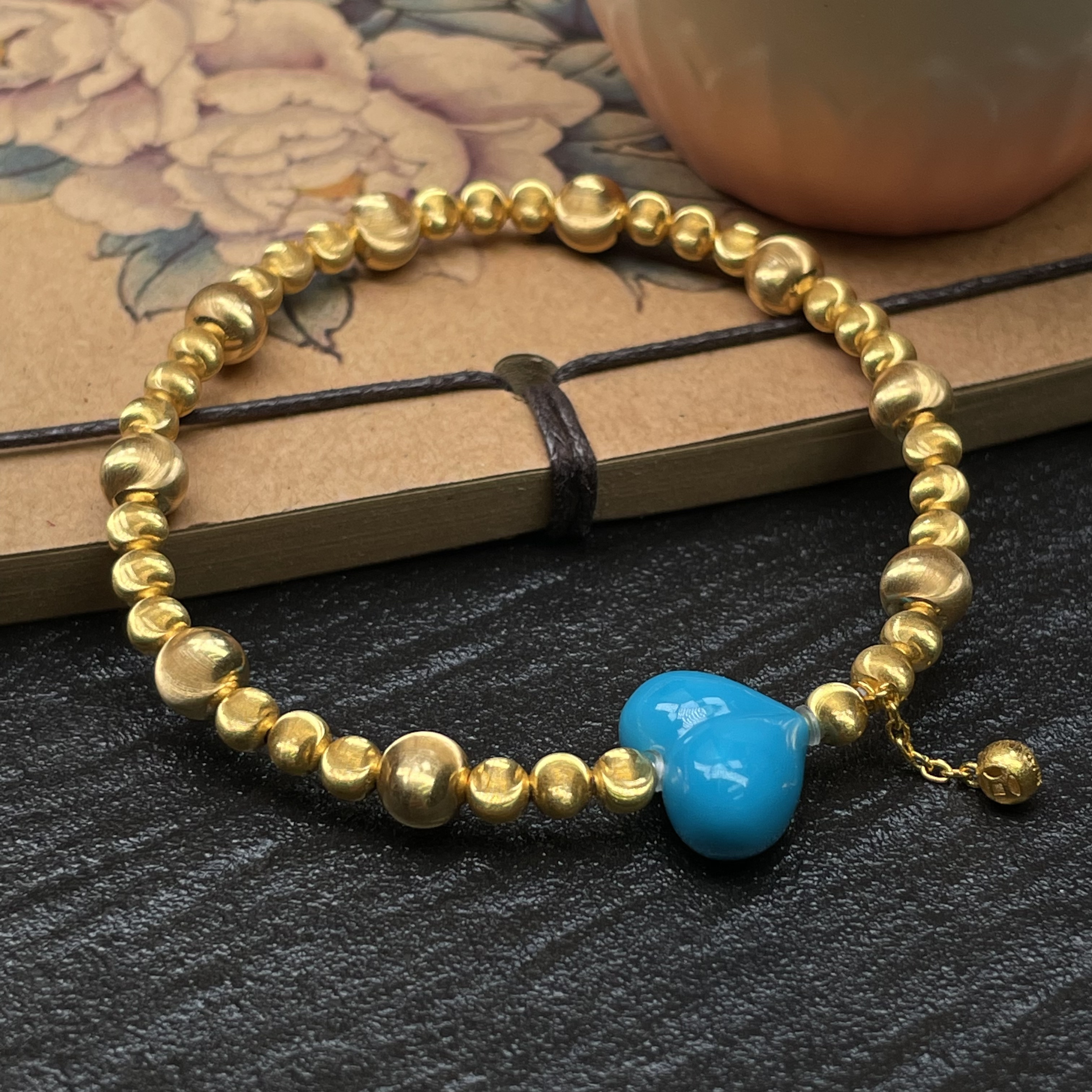 【珺笙珠宝】典藏•原矿皇家蓝绿松石18K金猫眼爱心手串