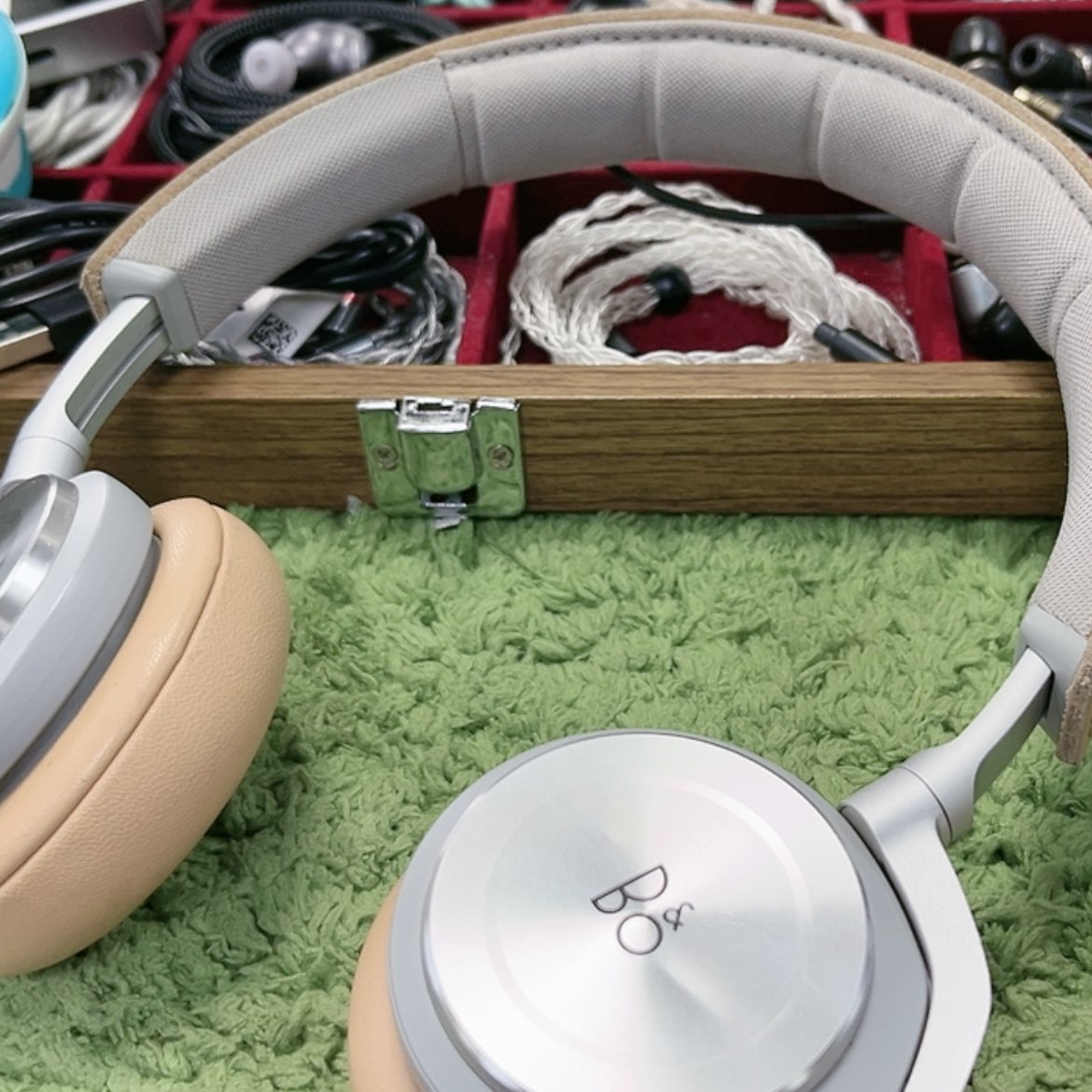 【闪购商品】95新h8