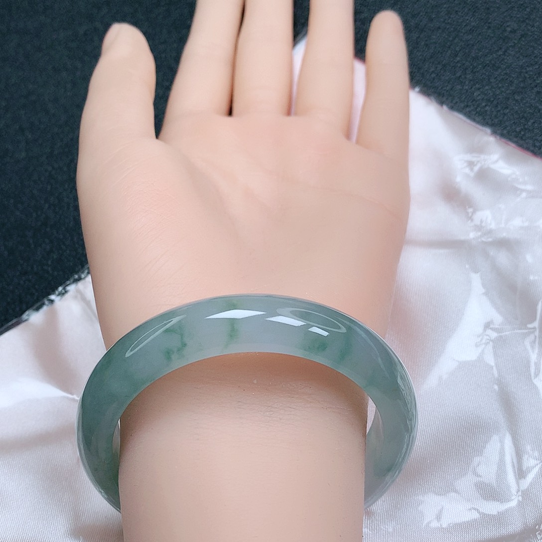 【闪购商品】翡翠手镯未镶嵌，55