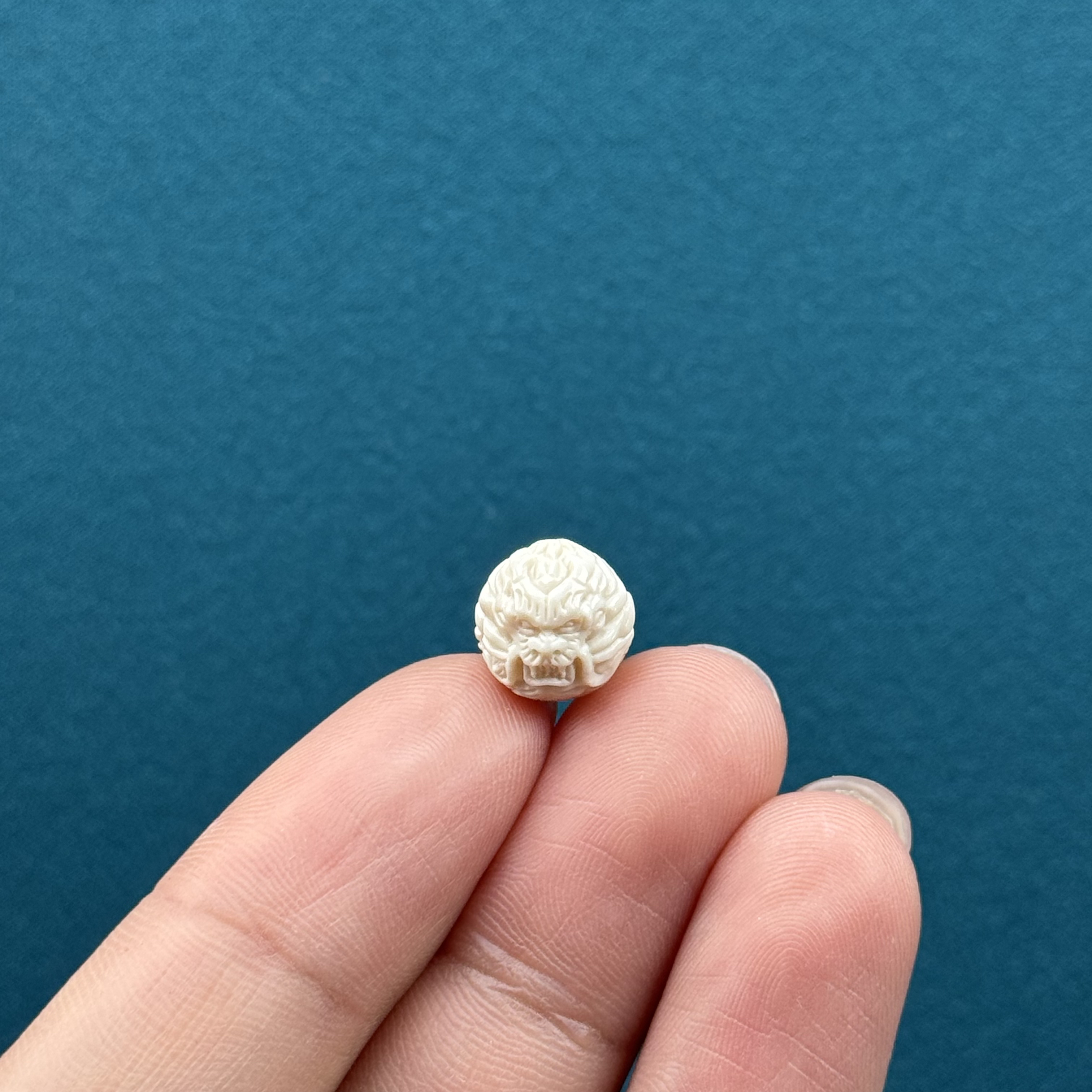 D63-88天然猛犸牙雕刻龙珠左右通孔10mm支持复检假一罚十