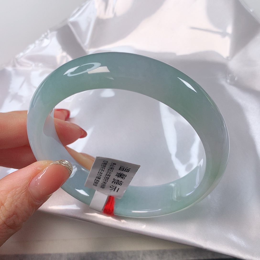 翡翠手镯未镶嵌 正圈