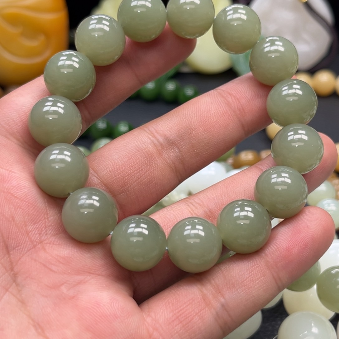 和田玉手串未镶嵌北*星