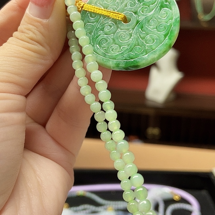 翡翠未镶嵌颈饰吊坠