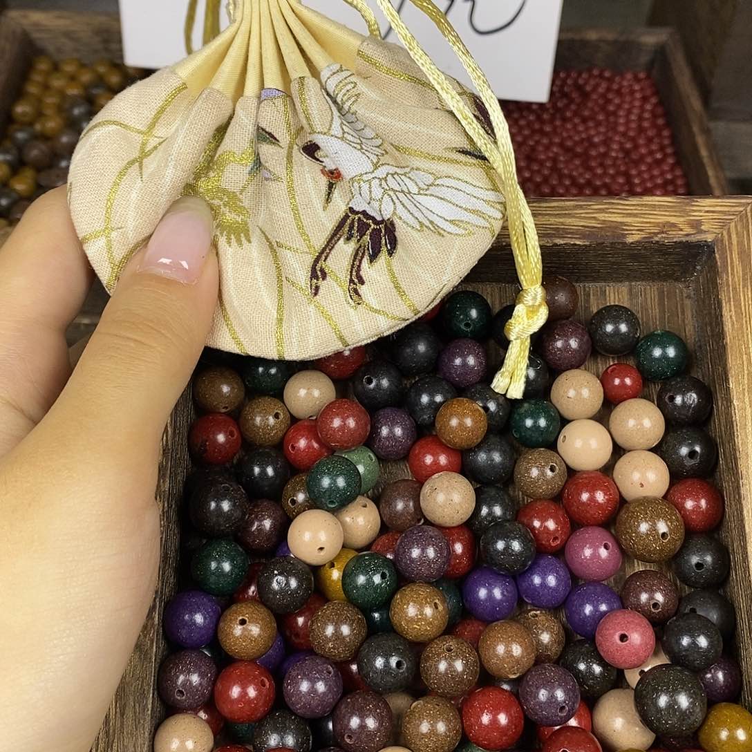 泥塑1.0多宝瑕疵珠90g（120颗）
