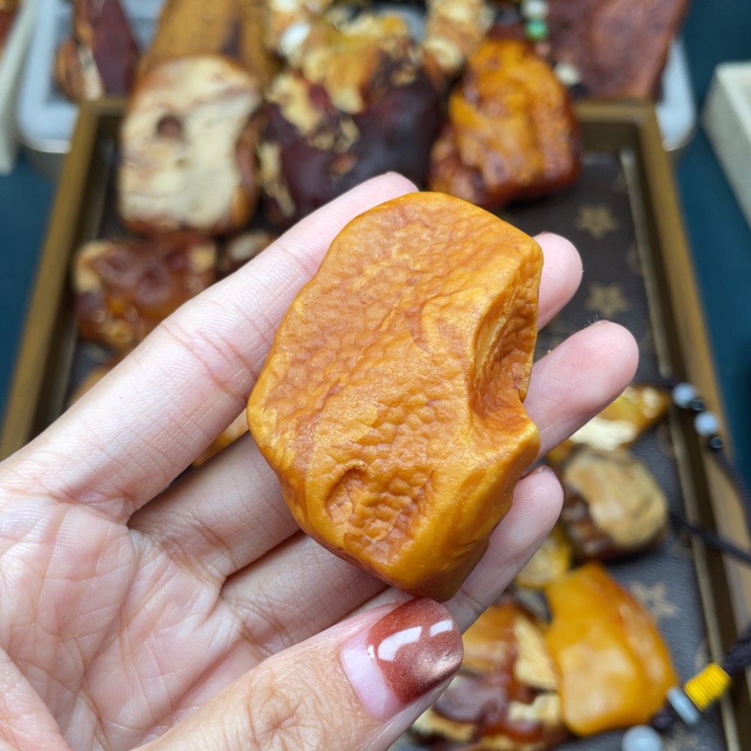 琥珀未镶嵌珠宝奇石