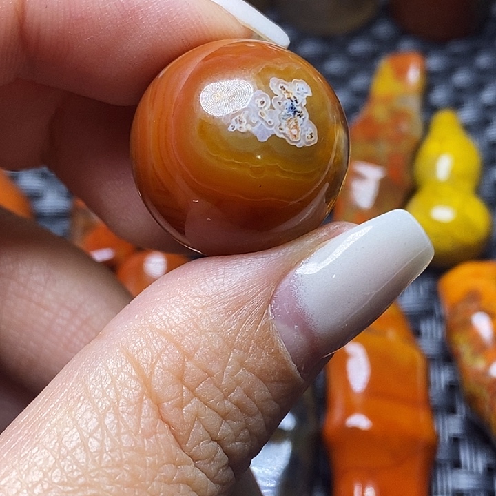 哥***：玛瑙/玉髓未镶嵌颈饰