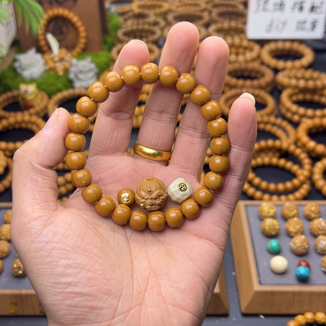 长***)猴头核桃吊坠老型➕烟鬼