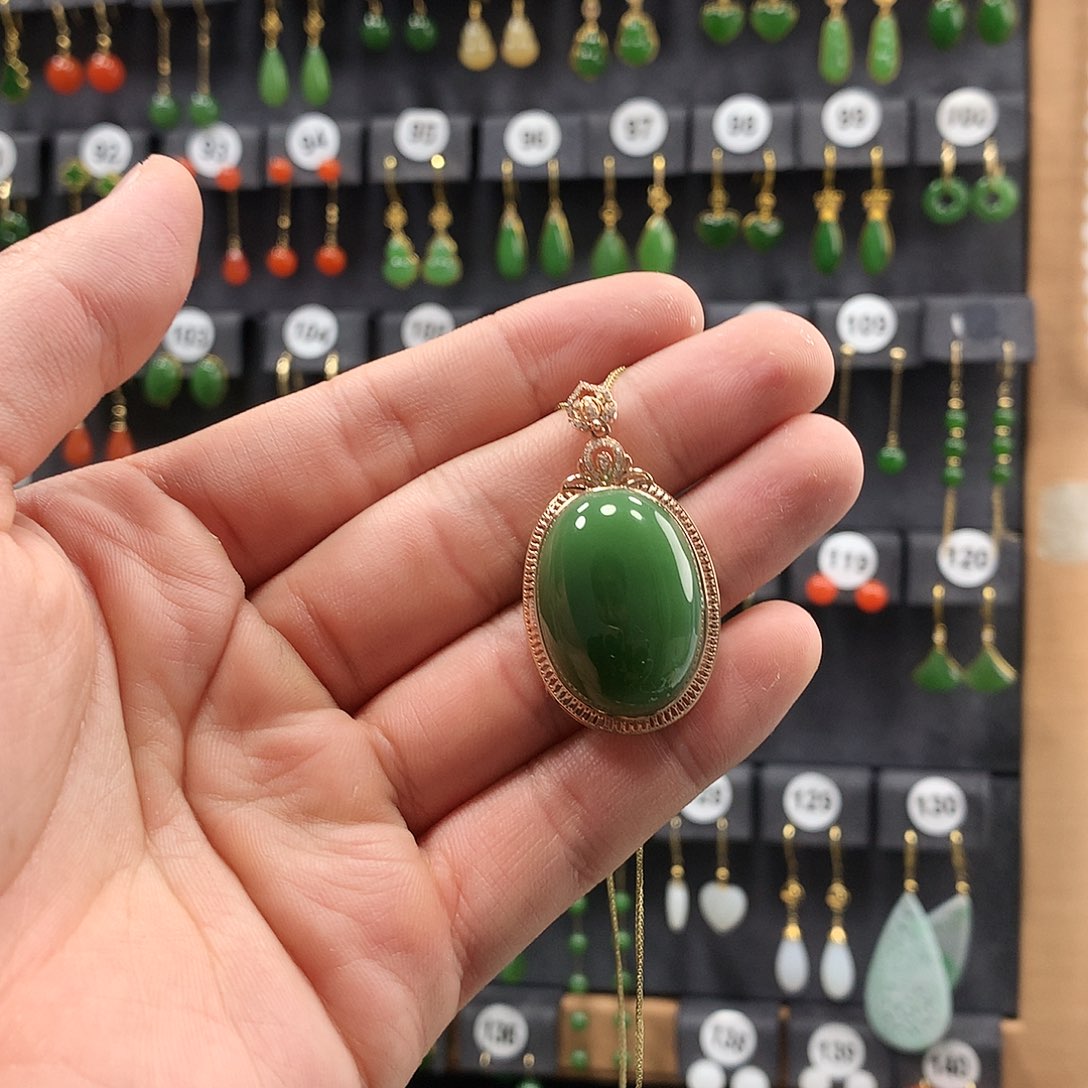 和田玉颈饰18K金镶嵌