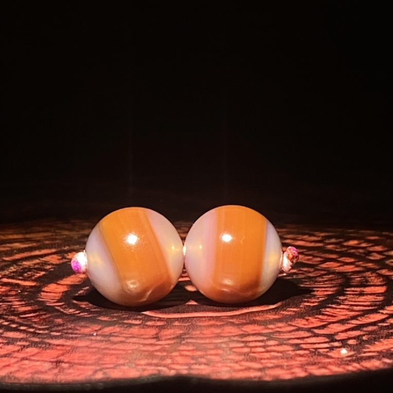 天然缠丝玛瑙吊坠 精品带眼圆眼缠丝玛瑙玉髓珠子 直径15.8