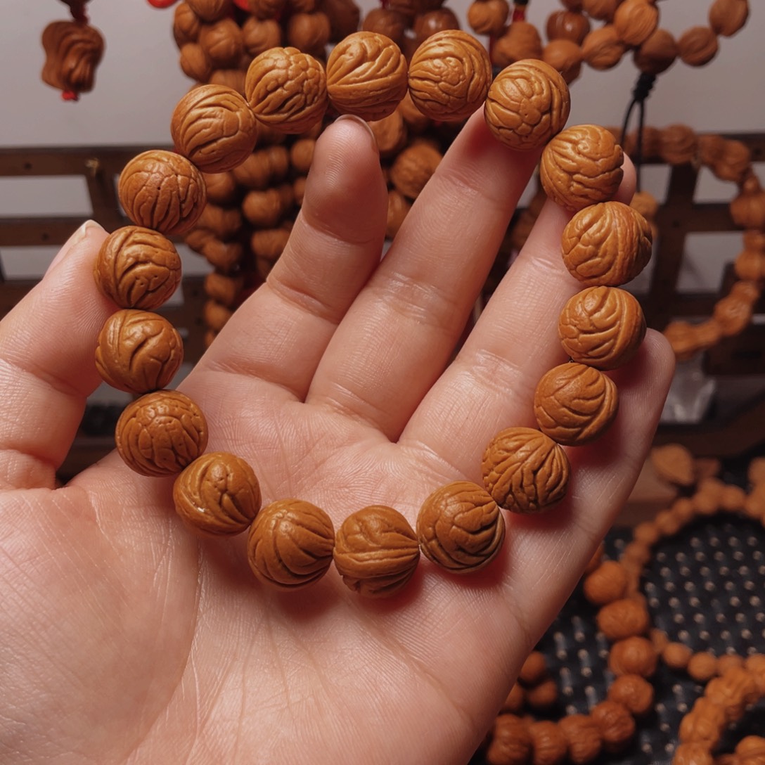 木质类龙纹桃枭手串