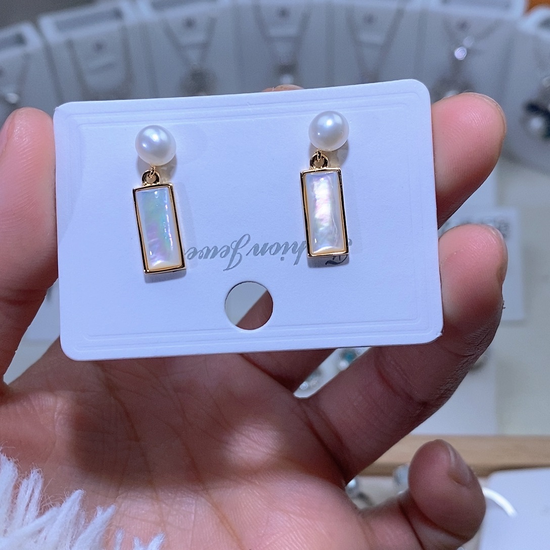 淡水珍珠耳饰未镶嵌