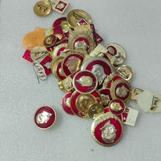 用***4其他普通金属纪念章