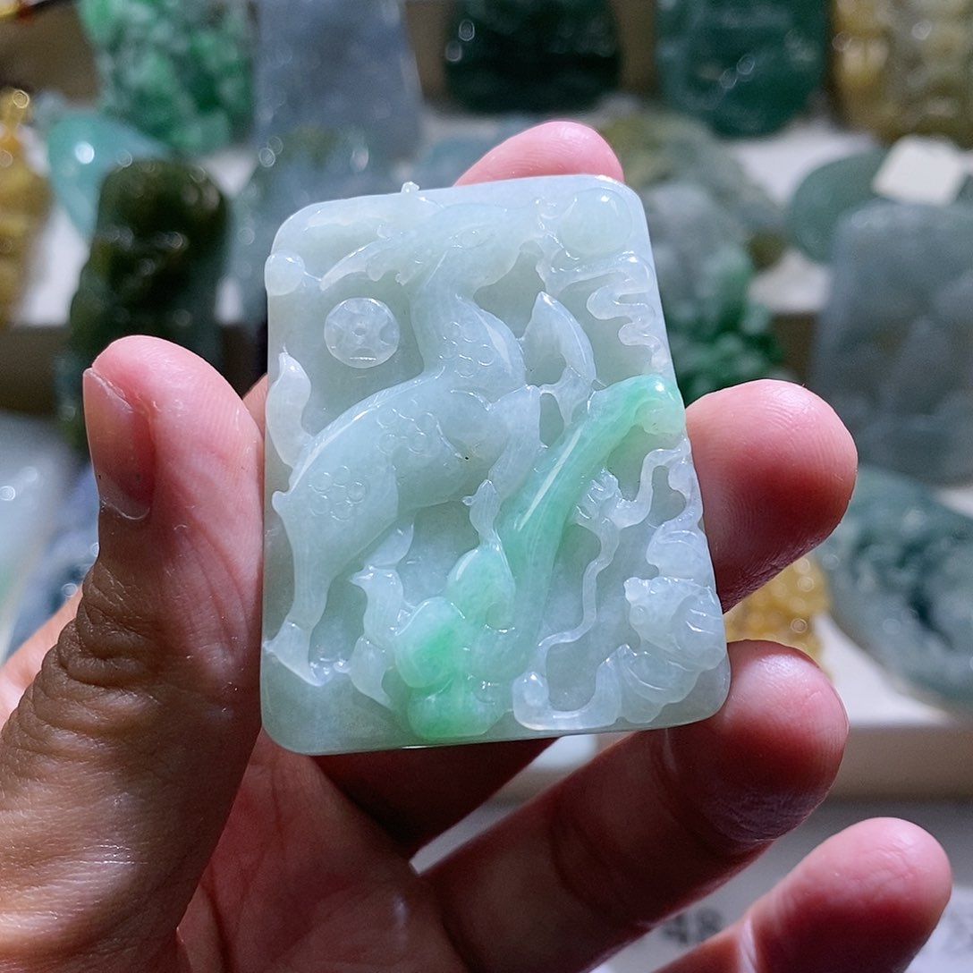 【闪购商品】翡翠颈饰未镶嵌鹿牌