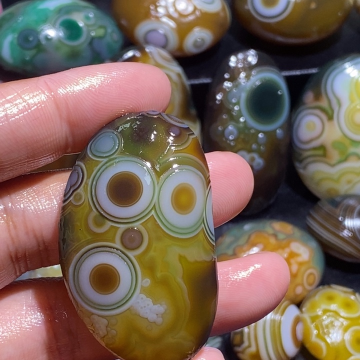 玛瑙/玉髓未镶嵌珠宝奇石39