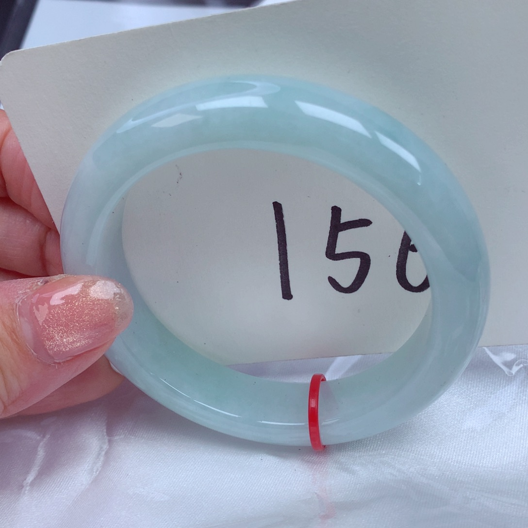 翡翠手镯未镶嵌翡翠