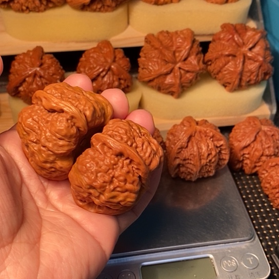 我***祥文玩核桃吊坠核桃